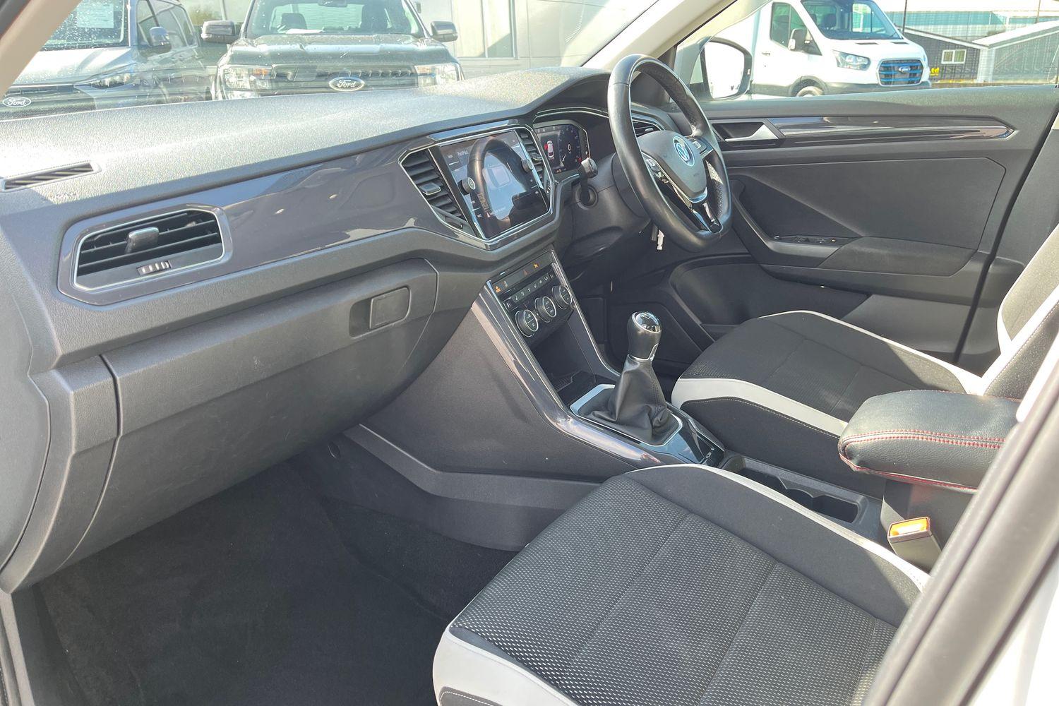 Volkswagen T-ROC Photo 17