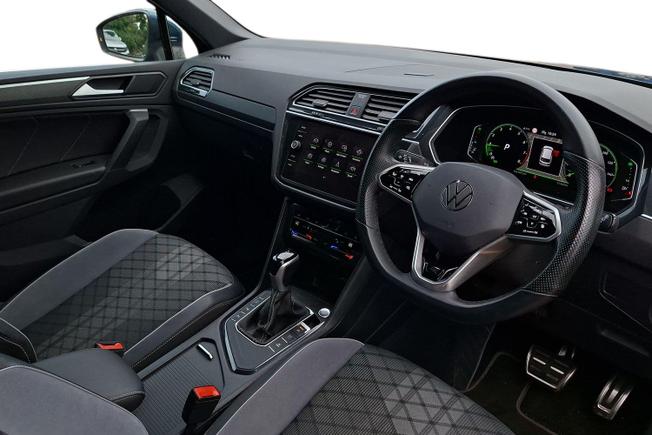 VOLKSWAGEN Tiguan Photo 6
