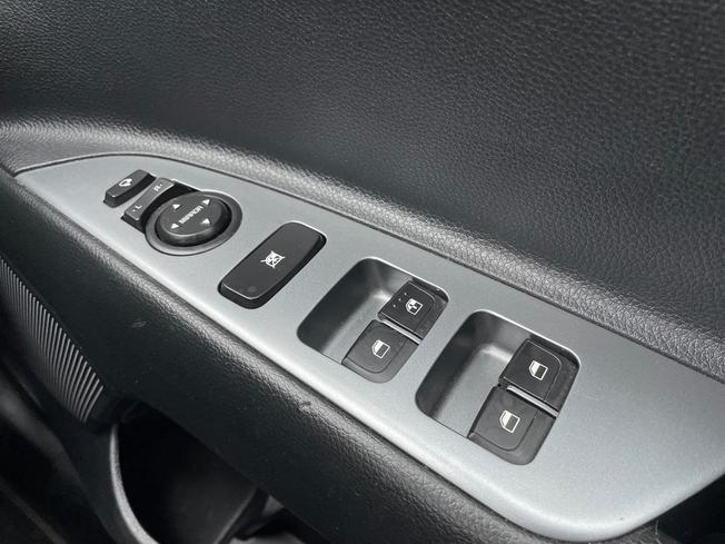 KIA Stonic Photo 28