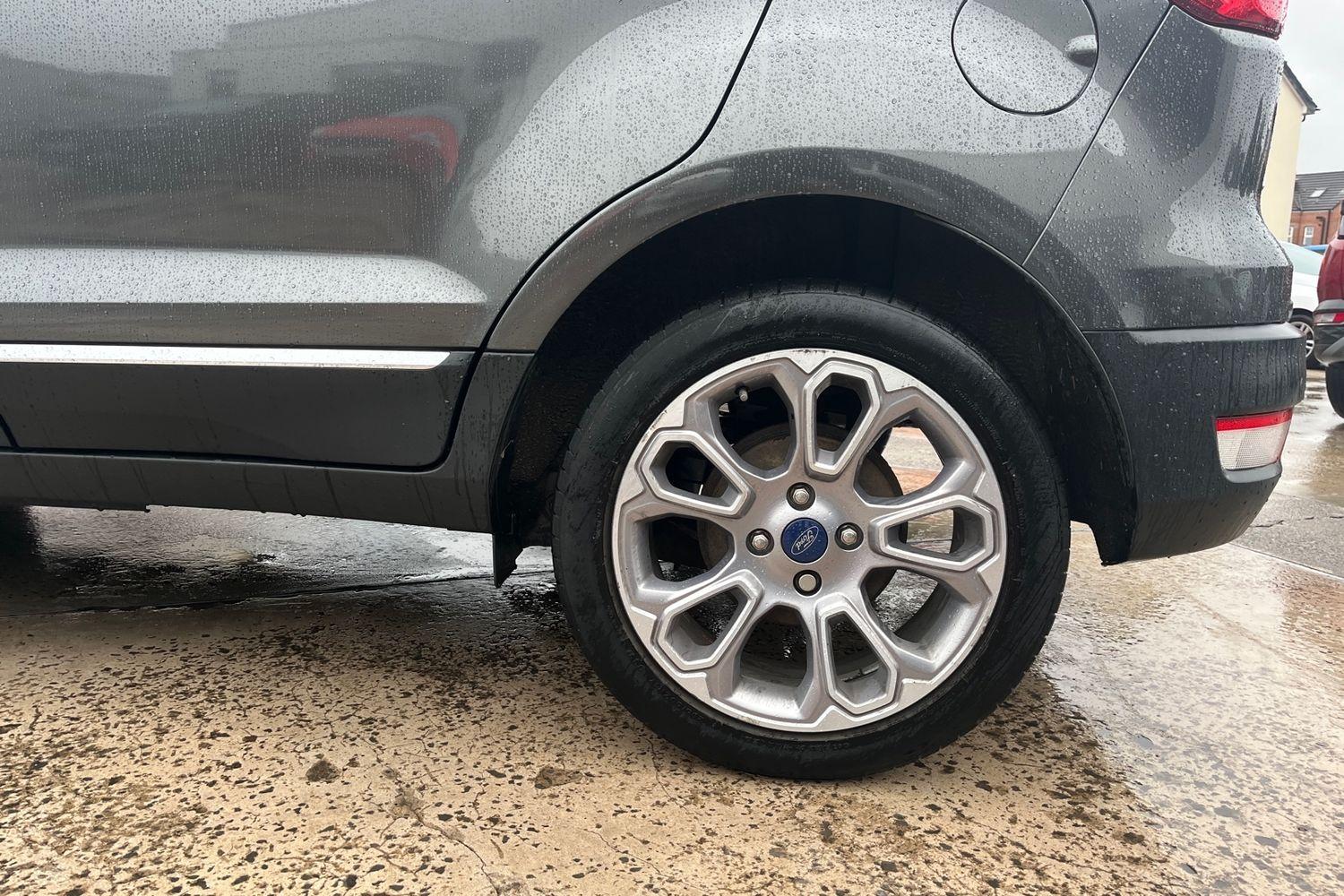 Ford ECOSPORT Photo 7