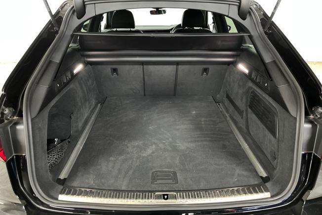 AUDI A6 Avant Photo 12