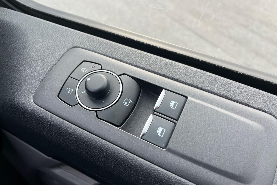 Used FORD TRANSIT CUSTOM LG25ZYS 9