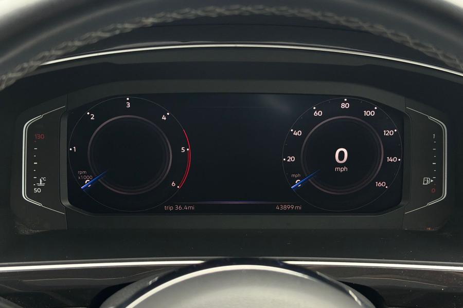 Volkswagen TIGUAN Photo autoimg-00452bfa105b0d34e0ba5b970065d517271afaf3.jpg