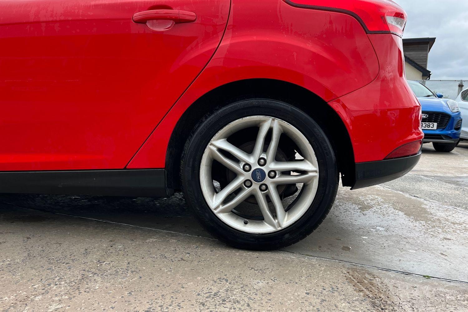 Ford FOCUS Photo 7