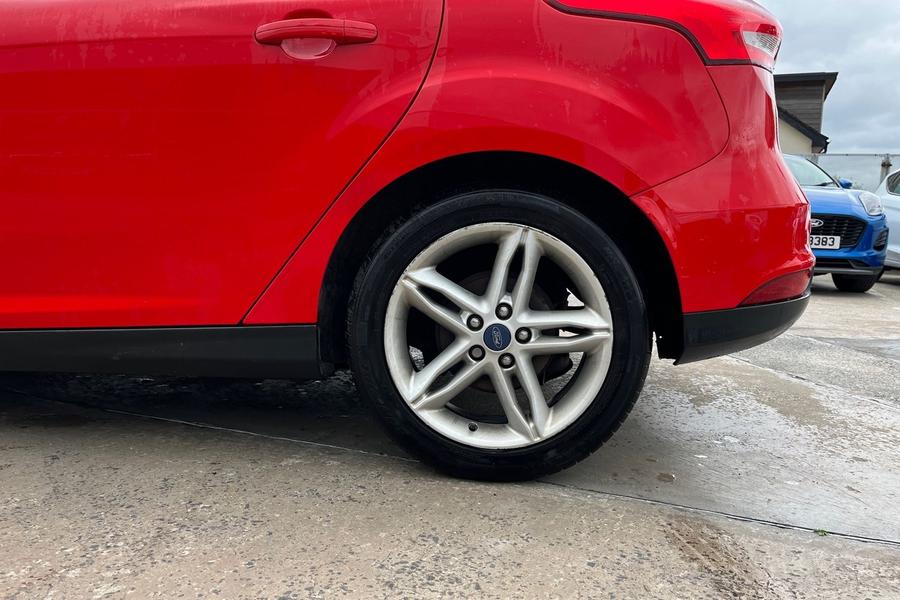 Ford FOCUS Photo autoimg-004645eebc427d748346c46e3146d059e6e477b9.jpg