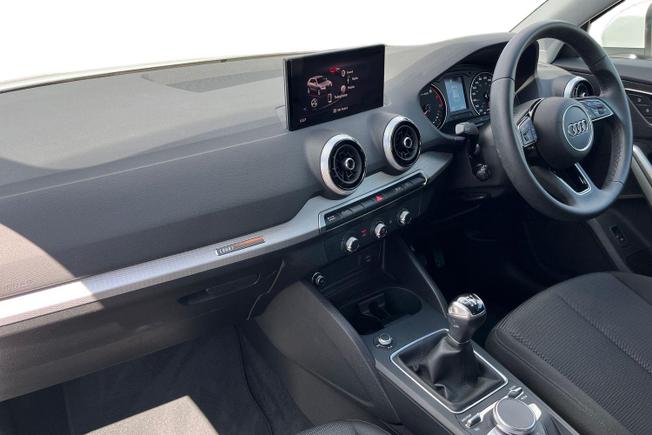 Audi Q2 Photo 2