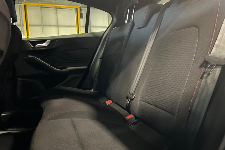 Ford FOCUS Photo autoimg-0049513239e1b652bca7755d54dba6deba2e0fe6.jpg