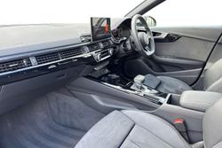 Audi A4 Avant Photo 2