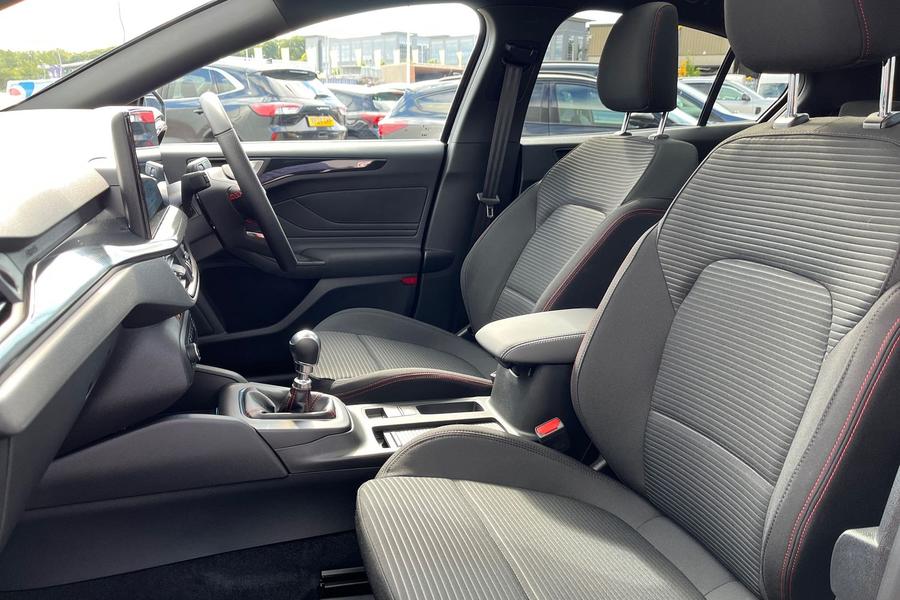 Ford FOCUS Photo autoimg-004d33a0c00a0b891b357ac1a37bbd6014b252d8.jpg