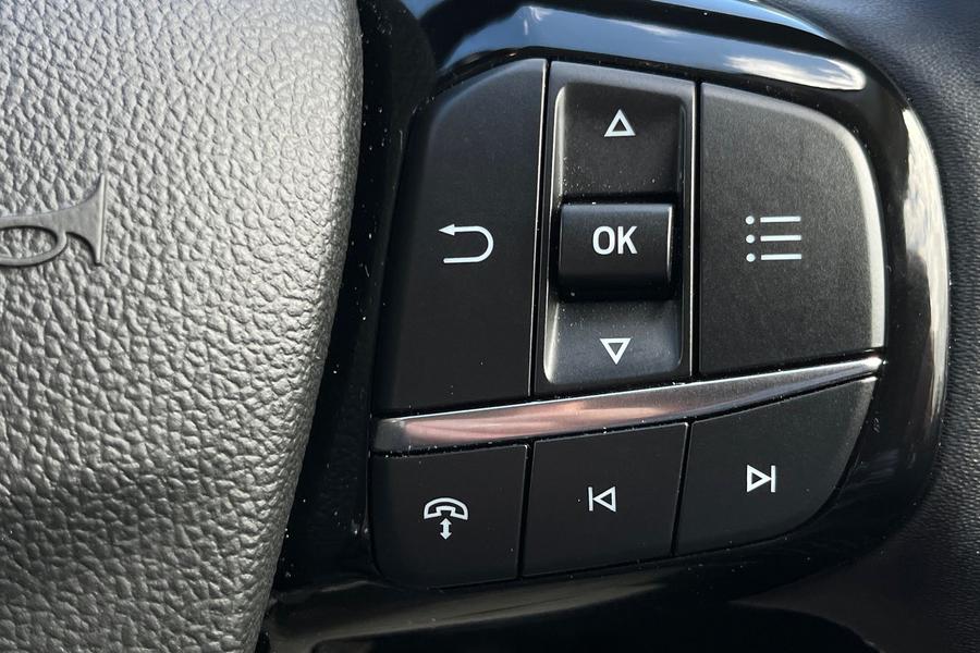 Ford KUGA Photo autoimg-004e3cfbe630eb38d9dc28f63a1e332cace7cfa0.jpg
