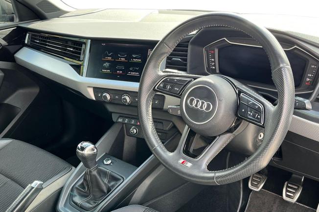 AUDI A1 Photo 6