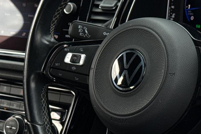 VOLKSWAGEN T-Roc Photo 40