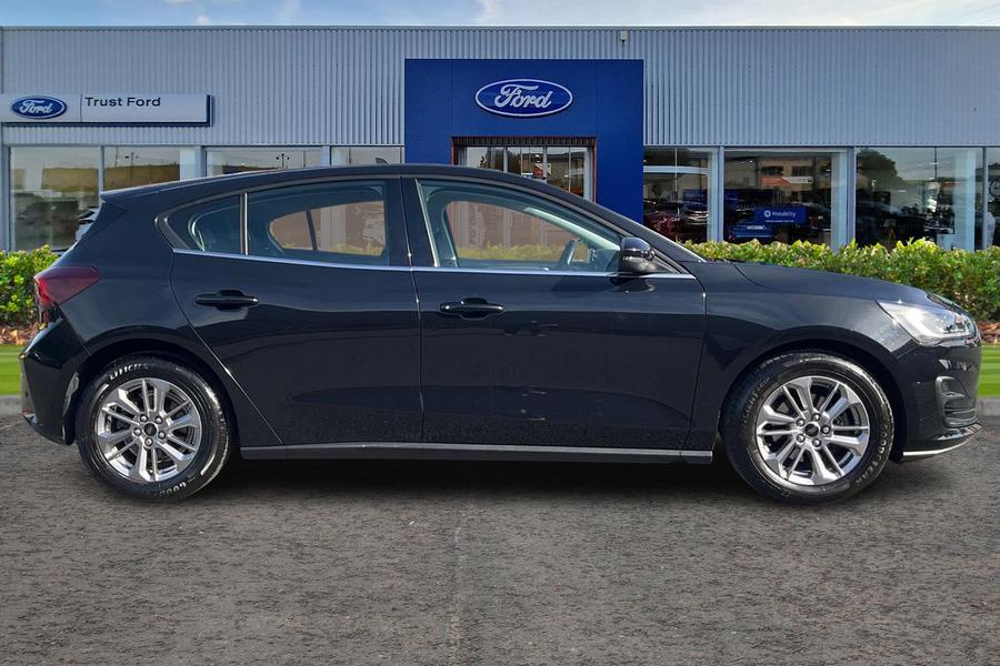 Ford Focus Photo autoimg-005d2e9e2c7b06e1f3cde9cbae04eba732d2d59e.jpg