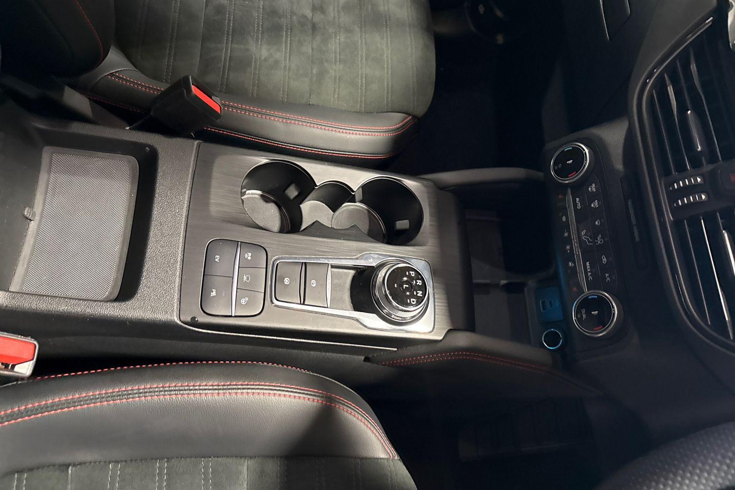 Ford KUGA Photo 28