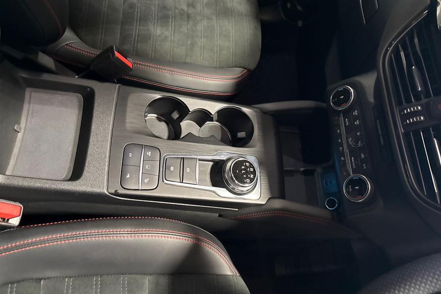 Ford KUGA Photo autoimg-0062861b5f554d798f73f7b8eb3914d2c521f0fe.jpg