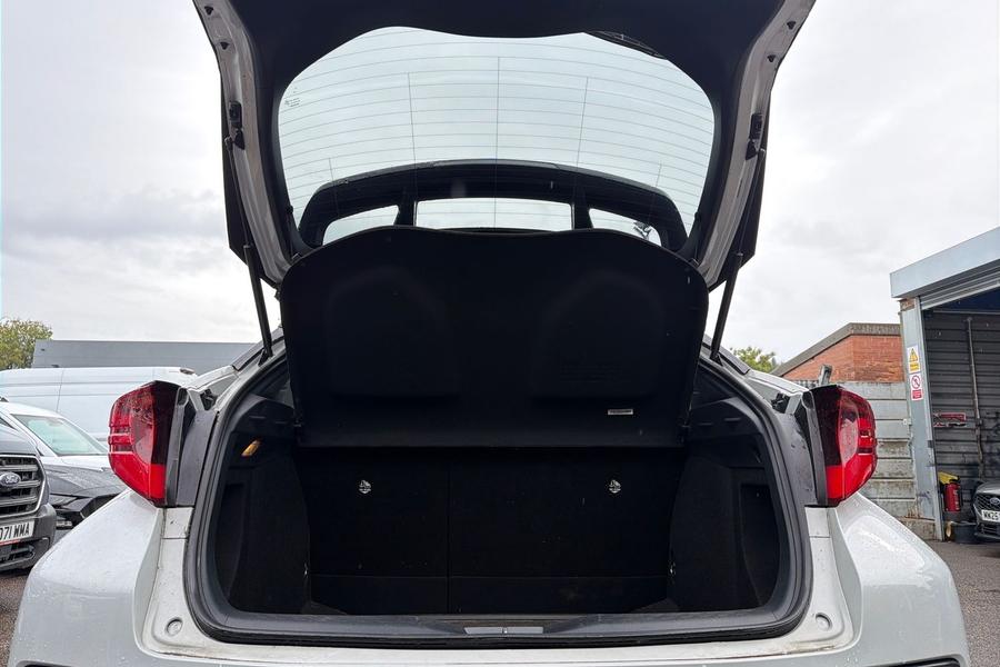 Toyota C-HR Photo autoimg-00674d87a578f2f7aa9909352bad90ab65e59b18.jpg