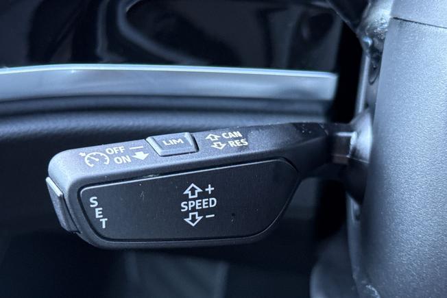 AUDI Q3 Photo 23
