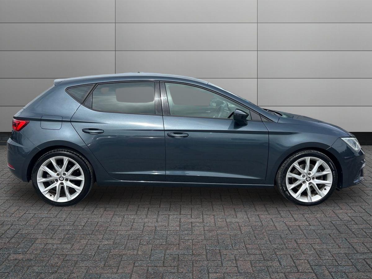 SEAT Leon Photo 4