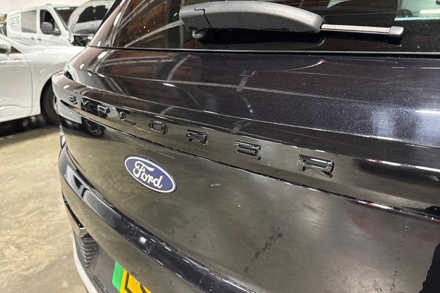 Ford Explorer Photo autoimg-006f03a2fc838dd6e782db1c829432f0c7914b40.jpg