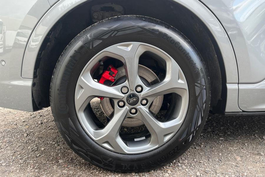 Ford KUGA Photo autoimg-006f8a6e1a793bfeafd8c092fde94383774e3b03.jpg