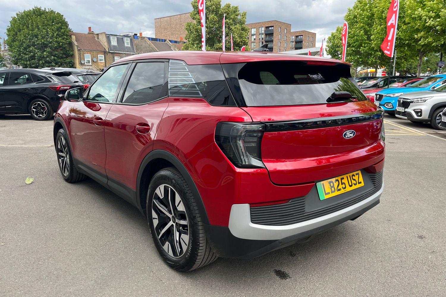Ford EXPLORER Photo 34
