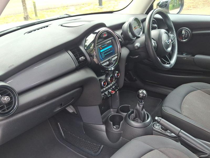 Used MINI Hatch SC18FSK 35