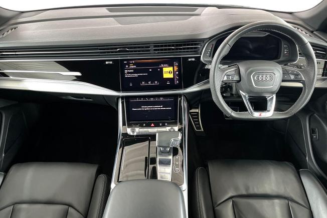AUDI Q8 Photo 10