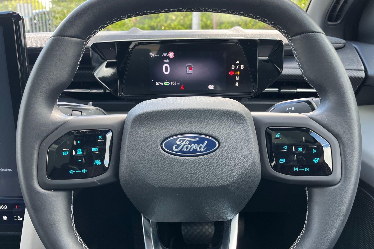 Ford Explorer Photo 11