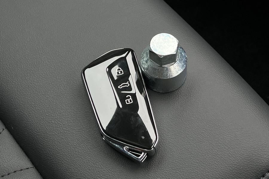 Ford CAPRI Photo autoimg-0077fb66e618ae997de8d4b7701ea67c4adf58bc.jpg