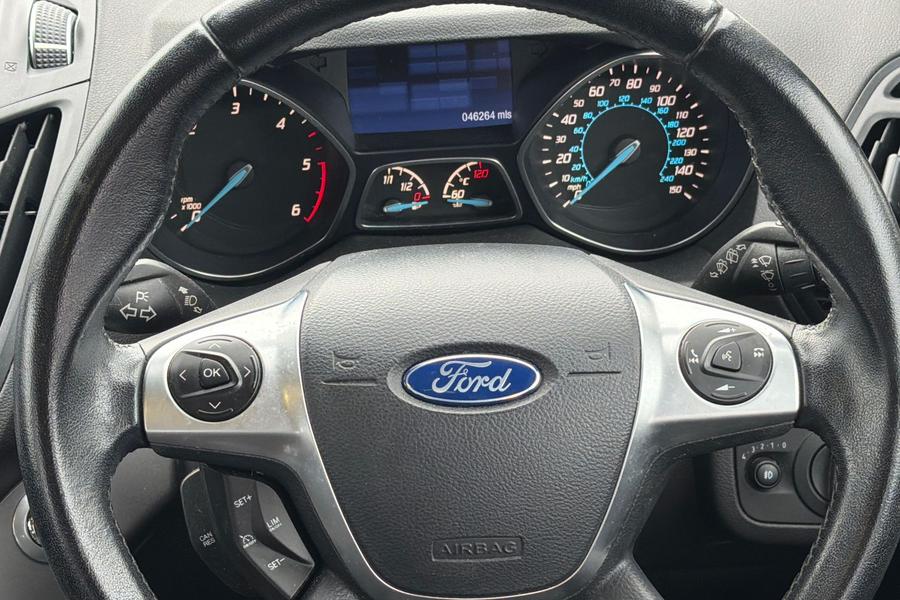 Ford KUGA Photo autoimg-007bfe2b27e9dd37d756eaa62f3d560f434fb38a.jpg