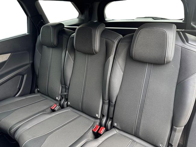 PEUGEOT 5008 Photo 9