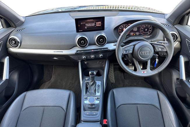 Audi Q2 Photo 10