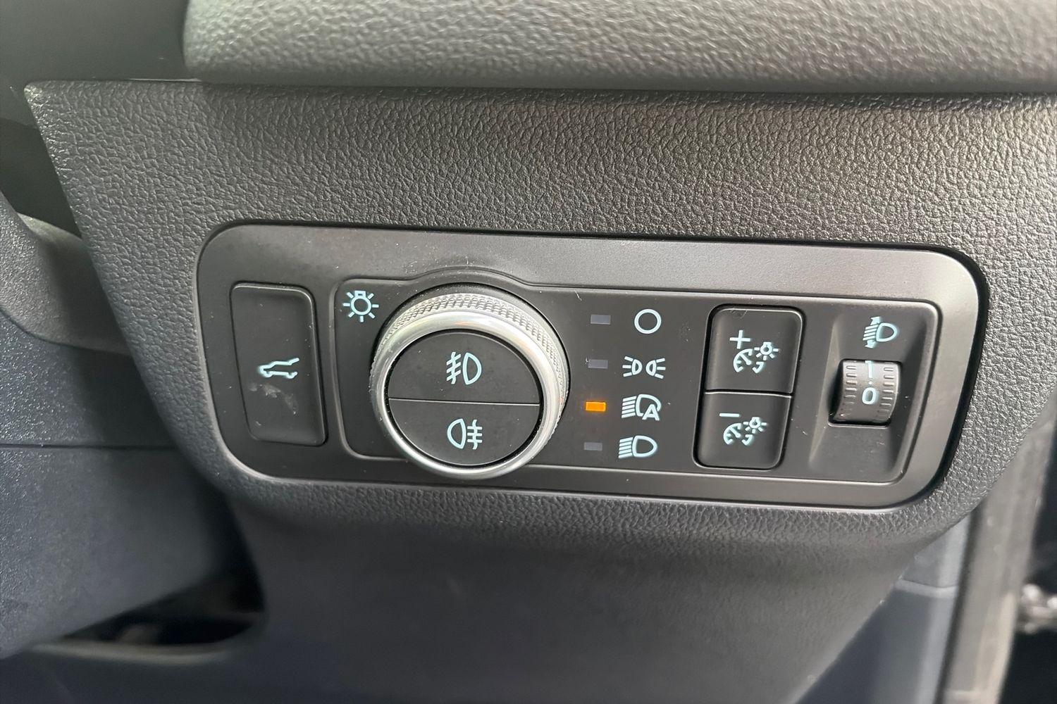 Ford KUGA Photo 28