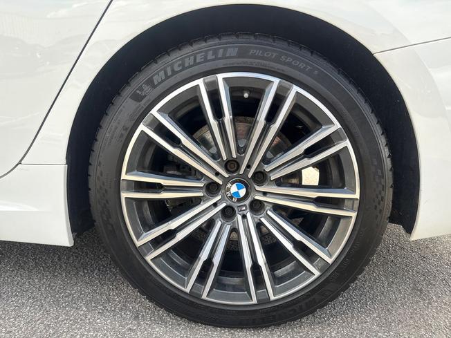 BMW 3 Series Photo 34