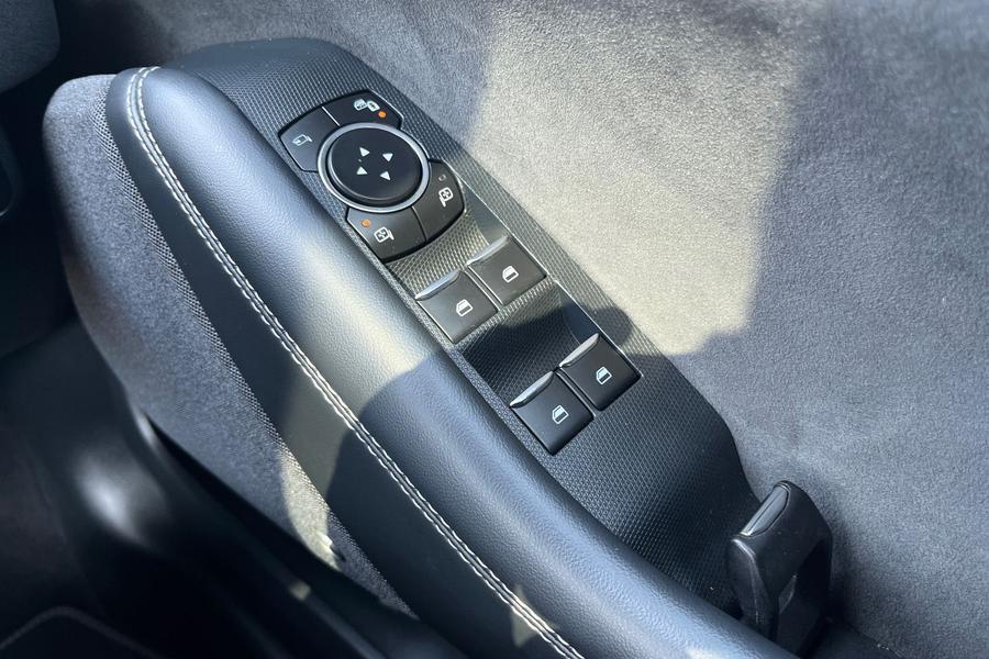 Ford MUSTANG MACH-E Photo autoimg-008f1b4a26eec8019996575fb470fd67bff1dc59.jpg