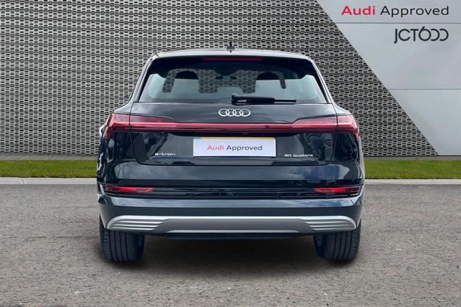 AUDI e-tron Photo 7