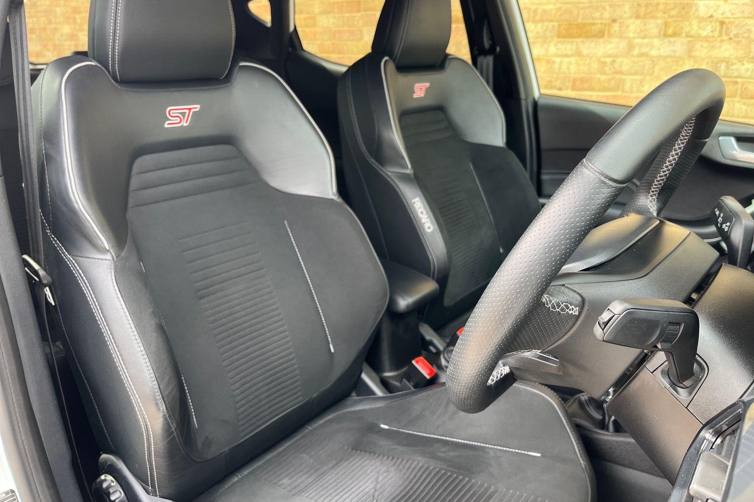 Ford FIESTA Photo 16