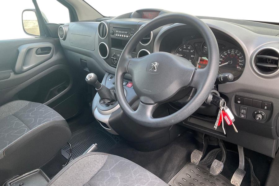 Peugeot Partner Tepee Photo autoimg-00913109286ce948992bd998df61db0dabb60b00.jpg
