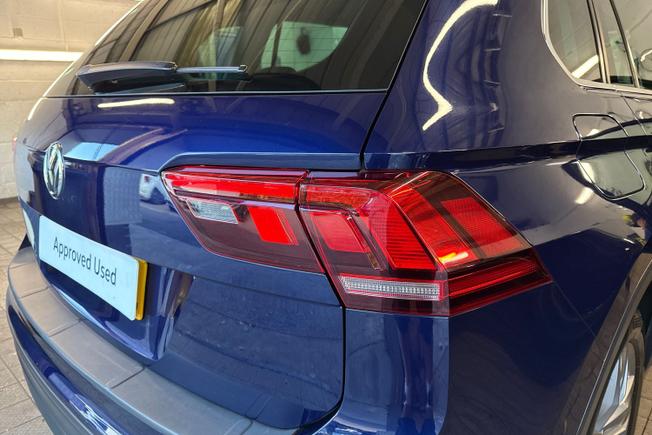 VOLKSWAGEN Tiguan Photo 18