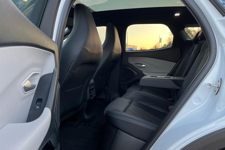 Ford Explorer Photo autoimg-0099bdd0a36c625daa30fc000afe75b45e9b00ca.jpg