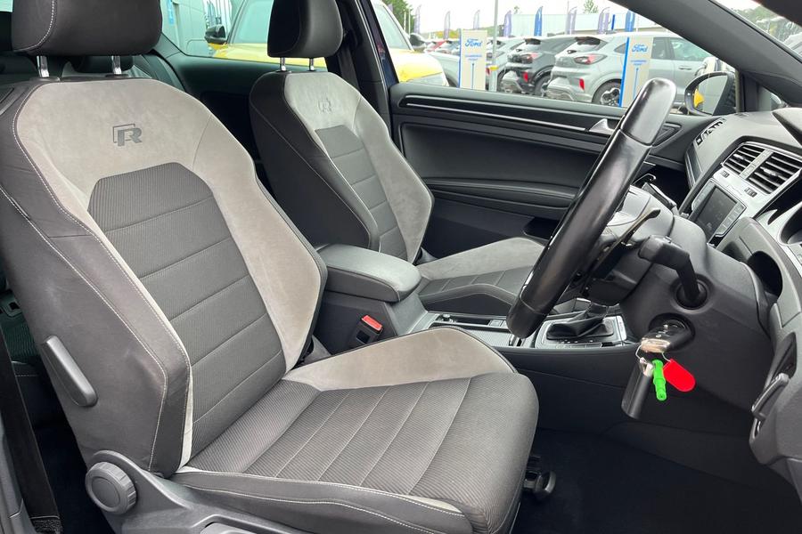 Volkswagen GOLF Photo autoimg-009d72a486f33fc8a6059d2eb7c8e59d25ed2b81.jpg