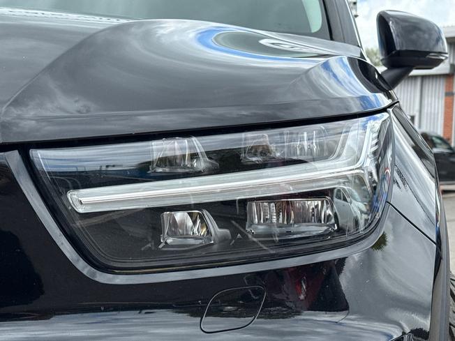 VOLVO Xc40 Photo 25