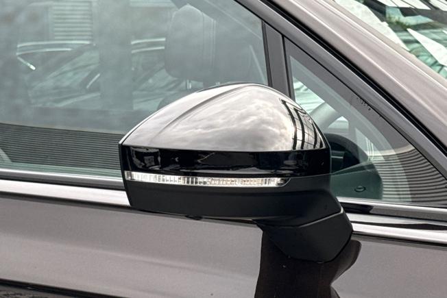 VOLKSWAGEN Touareg Photo 20