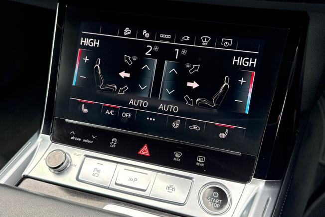 AUDI Q8 E-Tron Photo 30