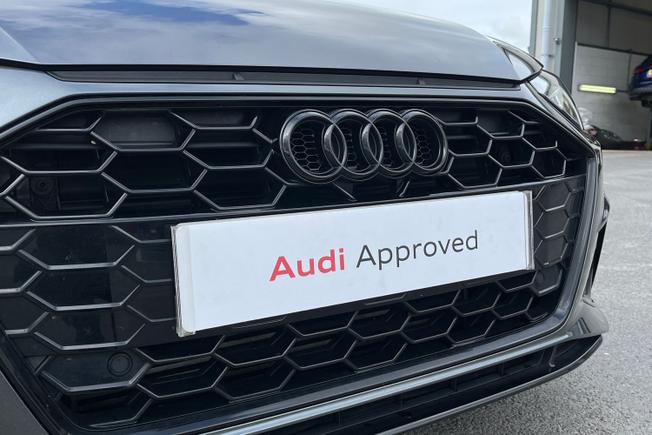 AUDI A4 Photo 23