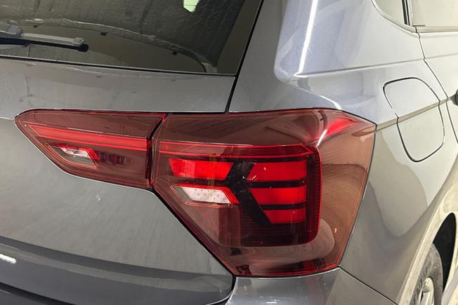 VOLKSWAGEN Polo Photo 18