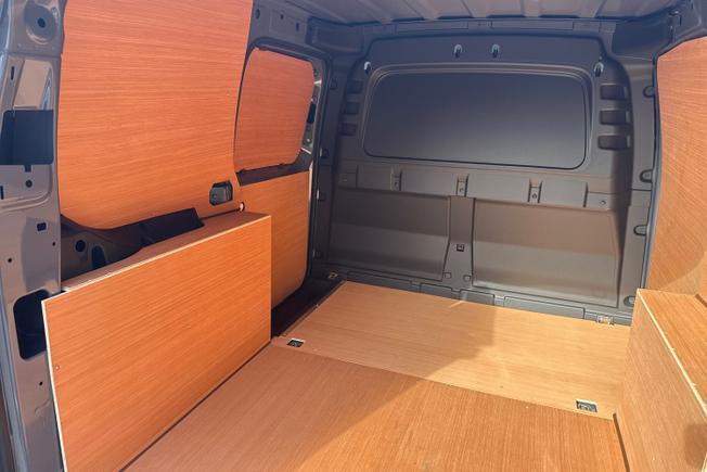 VOLKSWAGEN Caddy Photo 21