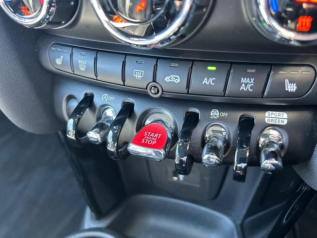MINI Hatch Photo 26