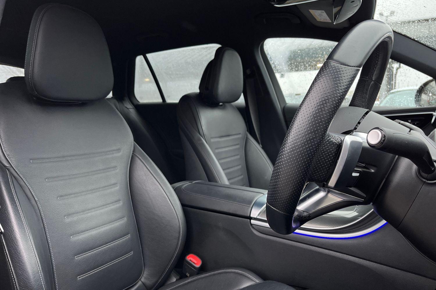 Mercedes-Benz C CLASS Photo 16