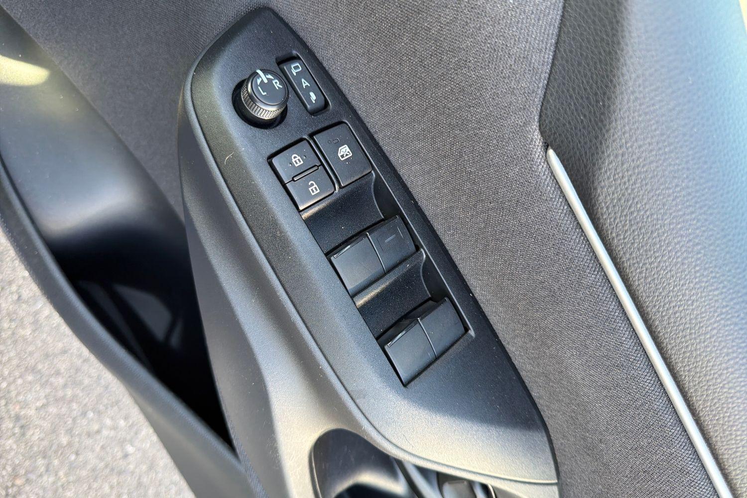 Toyota Yaris Photo 15